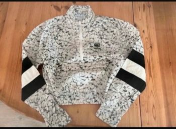 Très beau sweat zippé