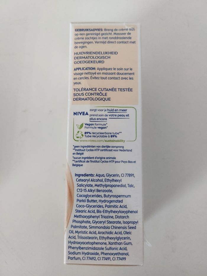 3  boîtes Nivea soin visage - photo numéro 3