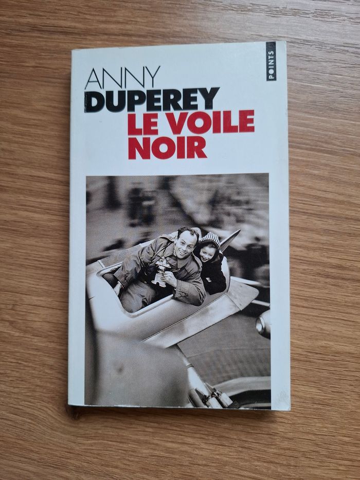 Récit Le voile noir de Anny Duperey en très bon état