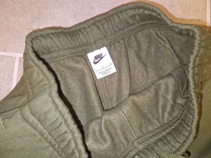 Short cargo Nike taille S NEUF - photo numéro 2