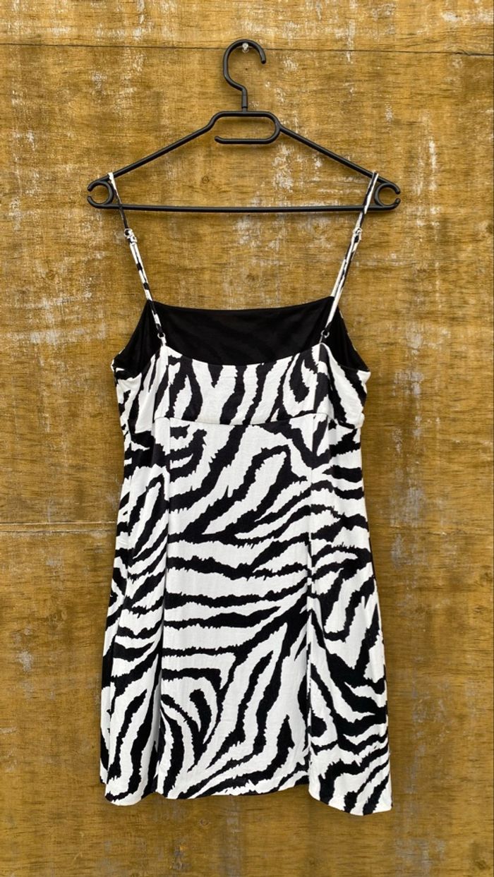 Robe imprimée zebre noire et blanche zara - photo numéro 4