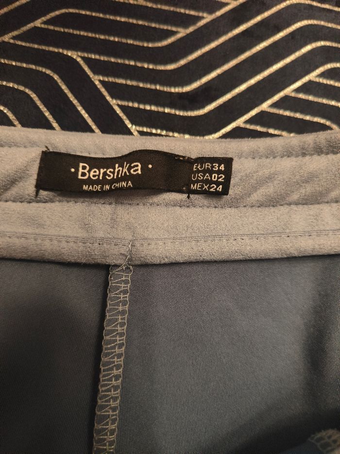Short Bershka taille 34 - photo numéro 3