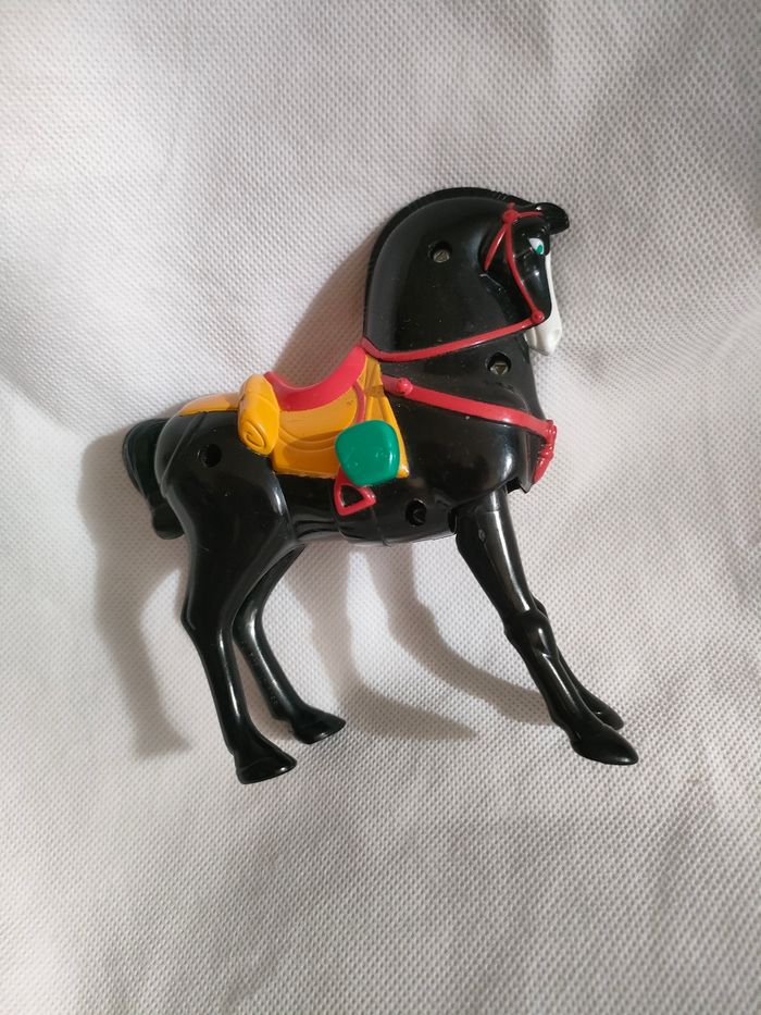 Figurine Mulan, Khan le cheval noir de 1998 McDonald's