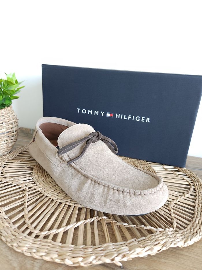Mocassins en cuir Suède Taupe Tommy Hilfiger Pointure 42 - photo numéro 2