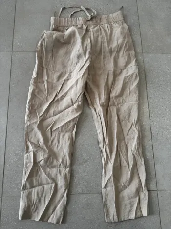 Pantalon beige Zara, taille S, très bon état, 36x90cm