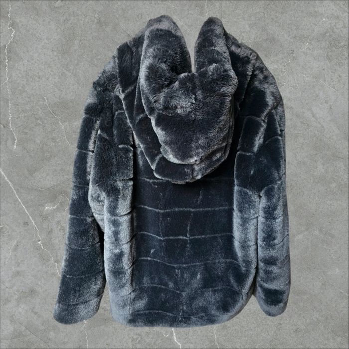 Veste en fausse fourrure noire Mimi Fei - photo numéro 2