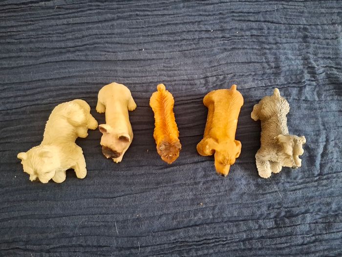 Lot chiens en platre - photo numéro 2