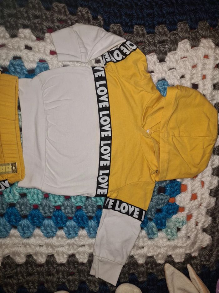 Ensemble jogging bébé 3 à 6mois - photo numéro 3