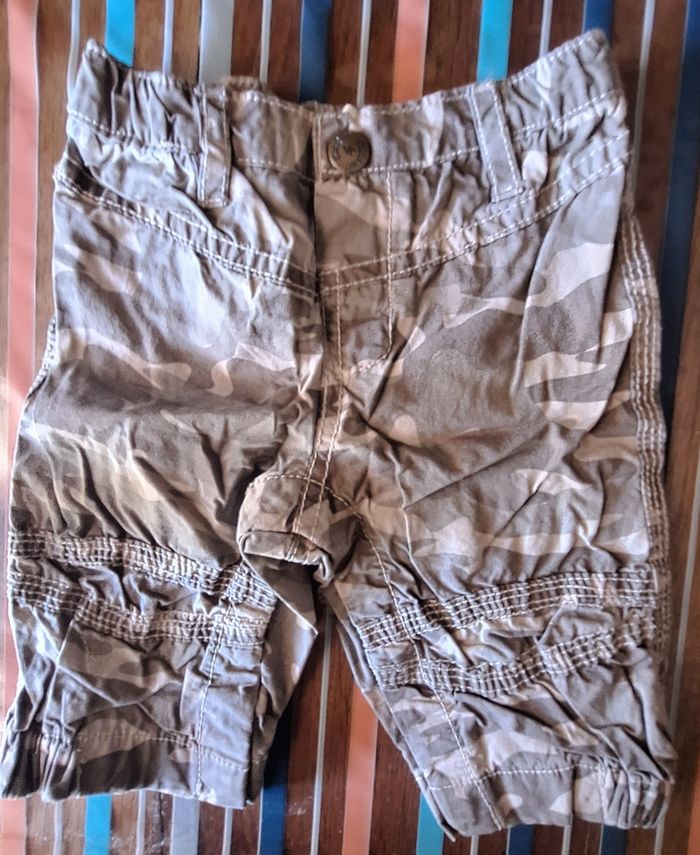 Tshirt jaune arbre et short camouflage - photo numéro 4