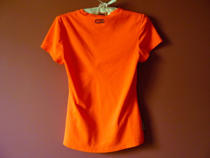 t-shirt fille decathlon 16 ans XS orange fluo sport manches courtes - photo numéro 3