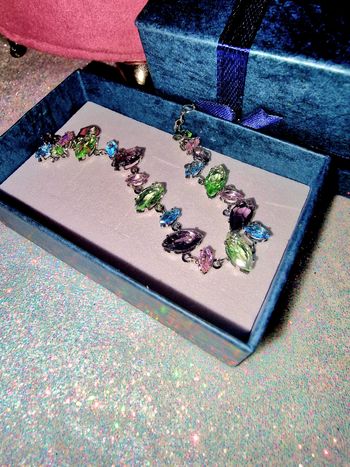 Joli bracelet incrusté de cristaux