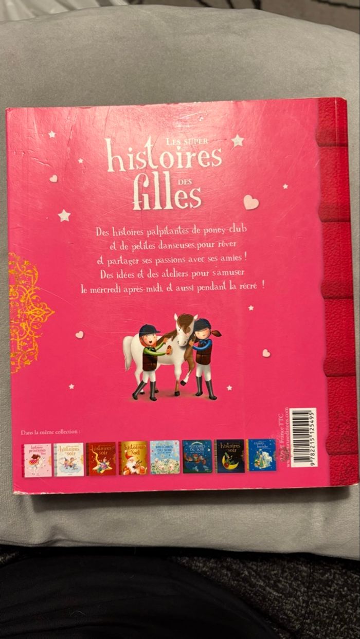 Livre avec plein d’histoire - photo numéro 2