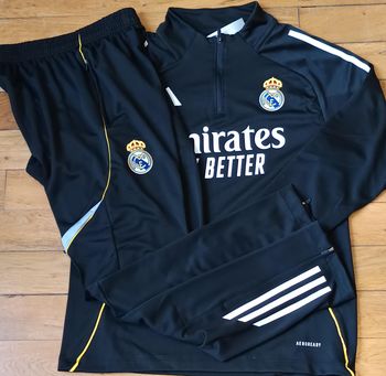 Beau survêtement taille 13/15 ans RMCF 2026 neuf