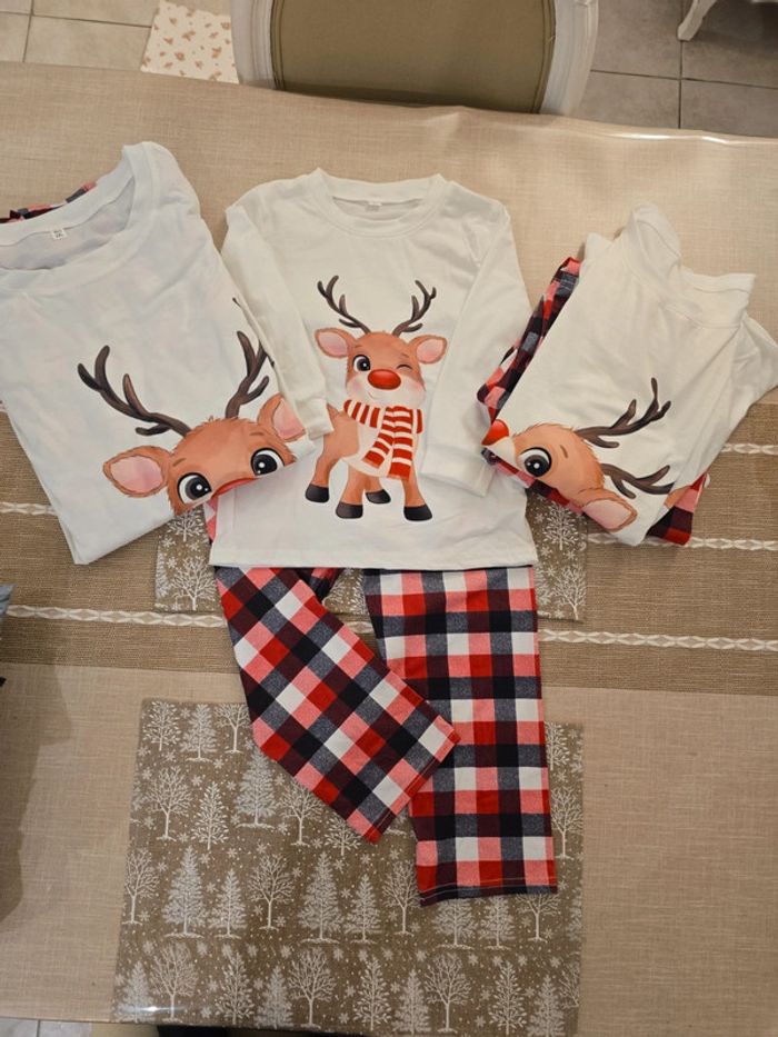 Lot 3 pyjamas assortis de Noël, neufs - photo numéro 2