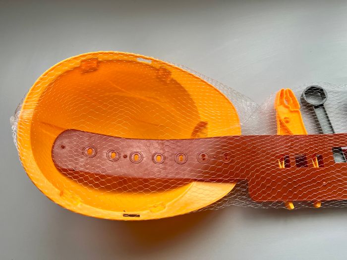Casque de chantier avec ceinture et divers outils pour enfant - photo numéro 3