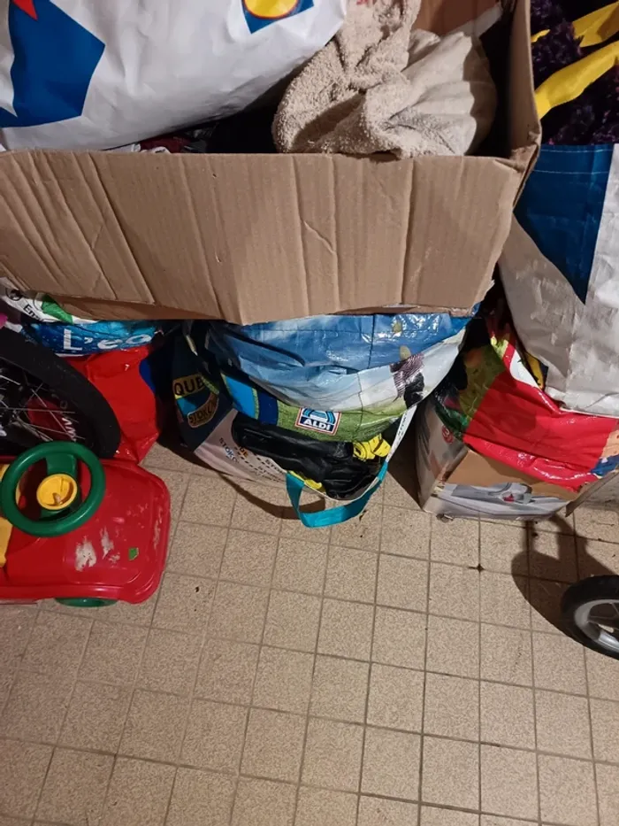 Gros lot de vêtement  taille 10 - photo numéro 2