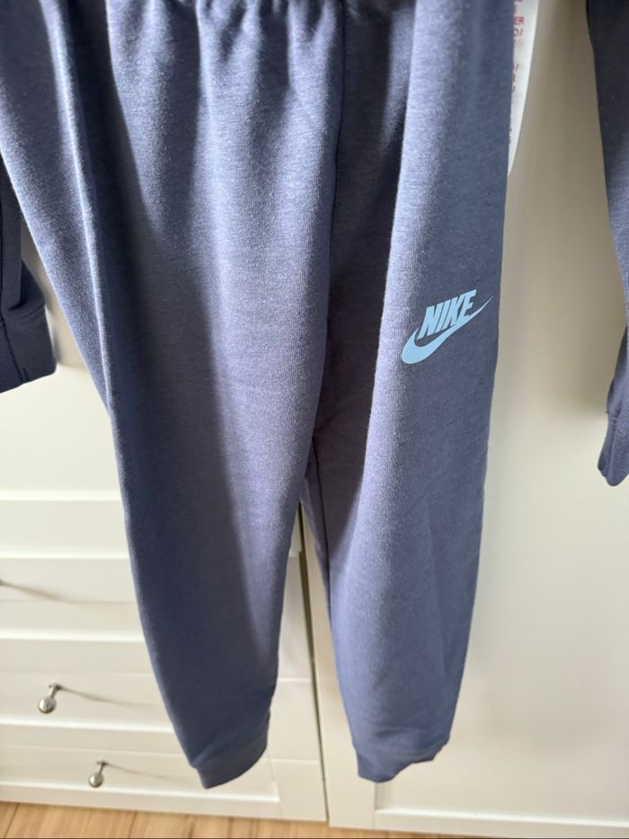 Ensemble Nike 7 ans - photo numéro 5