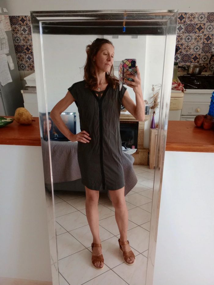 Robe 36-38 kaki foncé c44