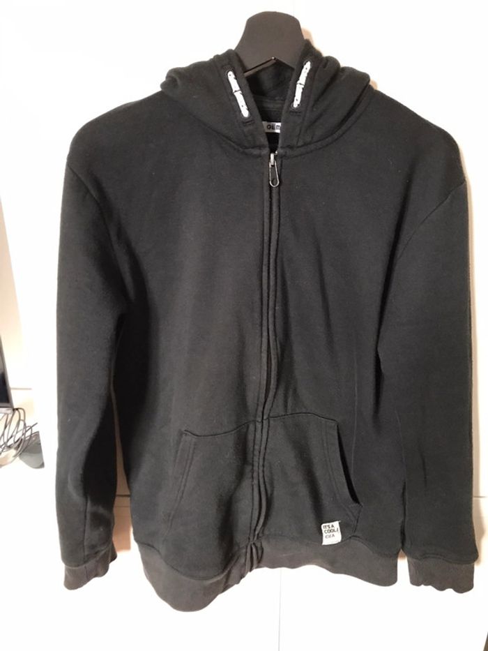 Sweat-shirt capuche noir 16 ans