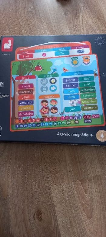 Agenda magnétique éducatif