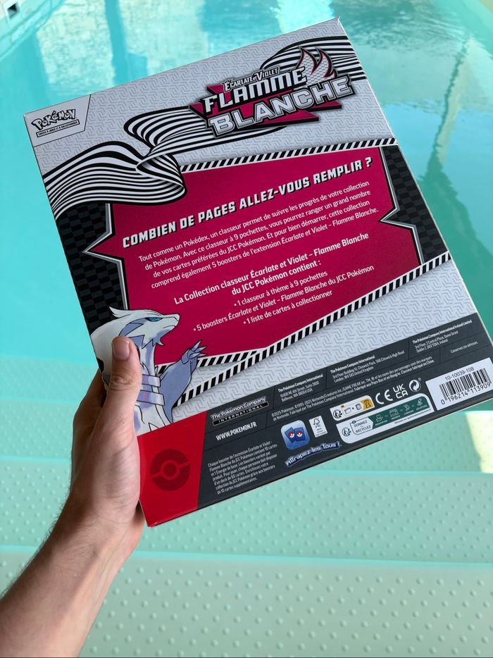 📦 Coffret Pokémon Écarlate & Violet – Flamme Blanche (Collection Classeur) 🐉🔥 - photo numéro 2