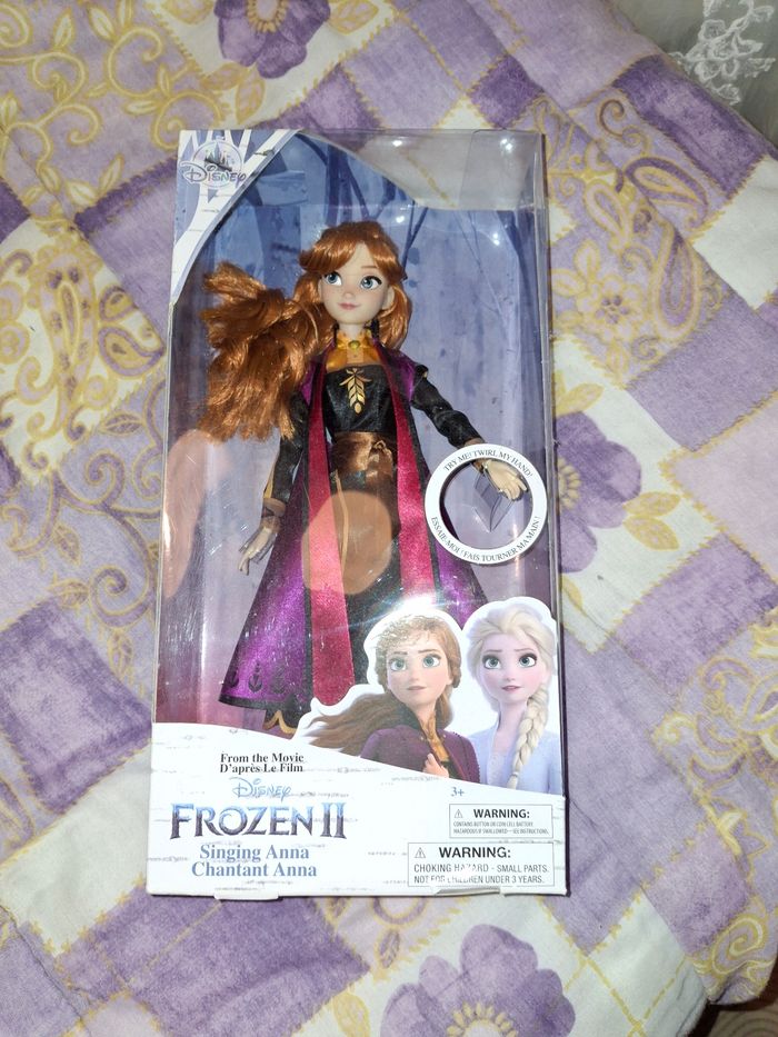 Poupée disney store Anna singing frozen2