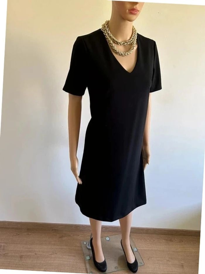 Robe noire à manches courtes WE taille S jamais portée - photo numéro 4