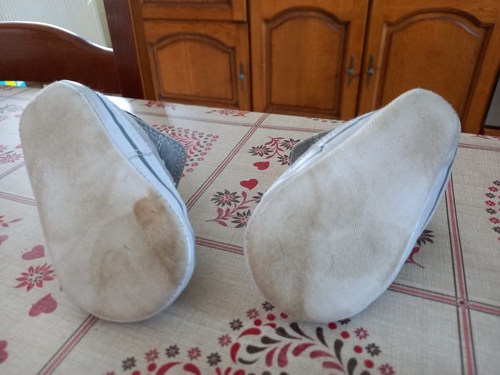 Chaussure en tissus. - photo numéro 2