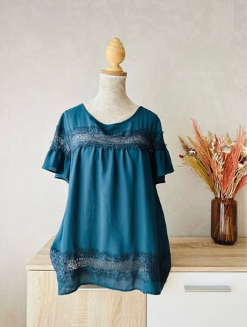 Blouse fluide à dentelles taille M / 38 • boutique indépendante • neuve