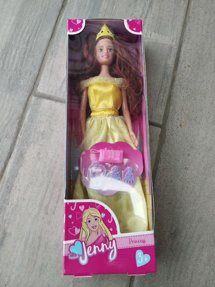 Poupées Jenny Princesse Robe Jaune