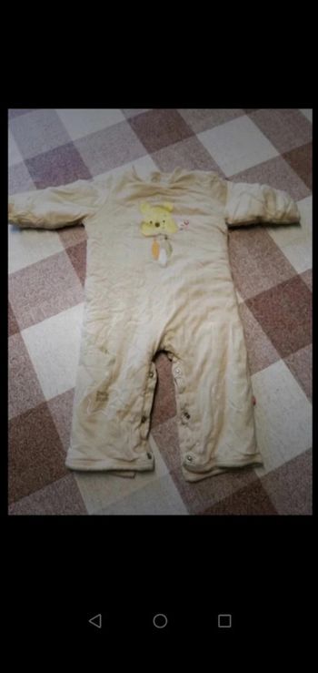 Combinaison 6/9 mois jaune pâle Disney Winnie