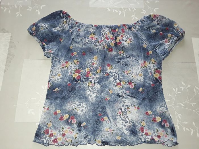 🔮 Tee Shirt Léger Bleu Fleuri Taille 40 🔮 - photo numéro 8