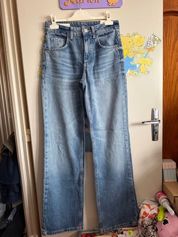 Jean wide leg bleu taille mi-haute large dans le bas, taille 34, marque Zara