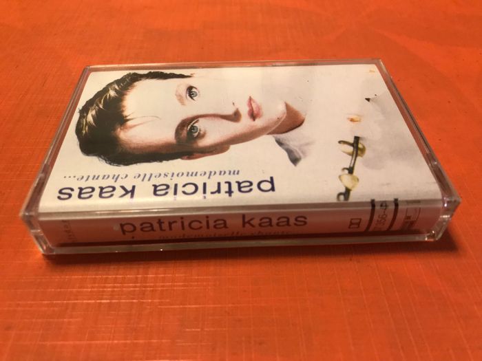 Cassette audio  Patricia Kaas mademoiselle chante (1988)  Polydor 837 3564 - photo numéro 2