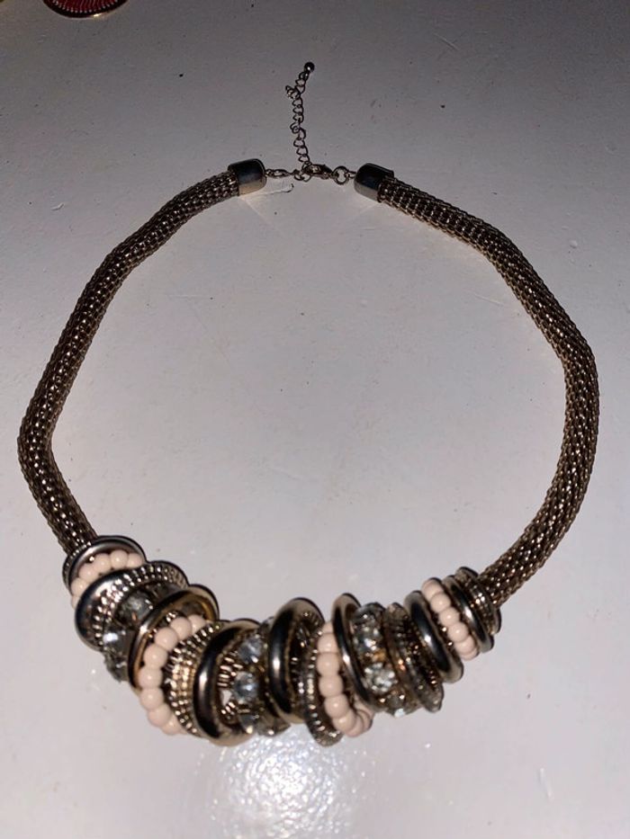 Collier rose pastel et doré H&M très bon état - photo numéro 2