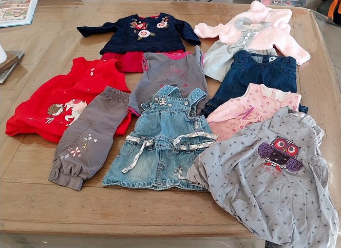 Lot de robes bébé fille 6mois en bon et très bon état