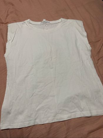 T-shirt à épaulettes