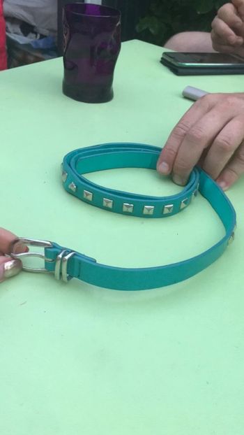 Jolie ceinture cloutée