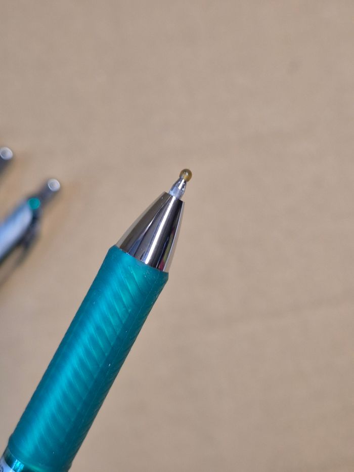 Lot 4 stylos Pentel Energel vert foncé - photo numéro 3