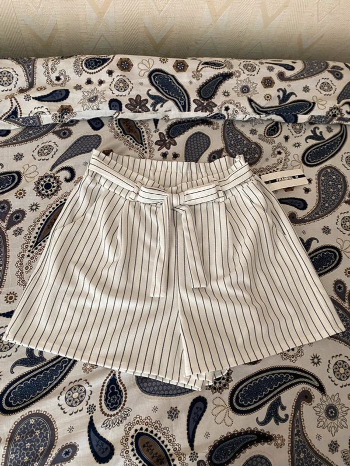 Superbe beau short taille haute neuf avec étiquette taille M - photo numéro 2