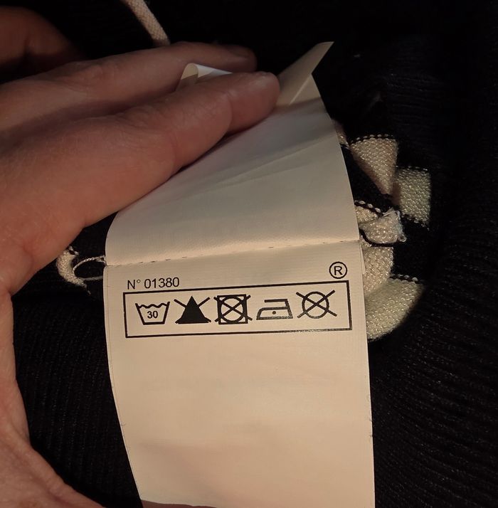 Robe mi-longue noire/bl1nche moulante XS - photo numéro 6