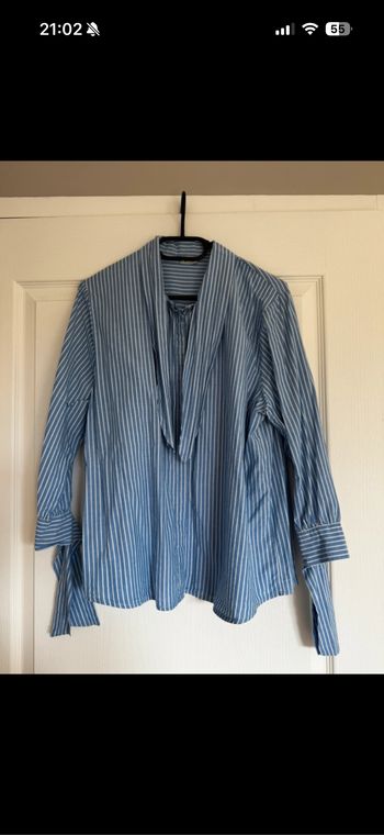 Chemise bleue rayures blanches