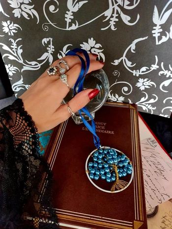 Magnifique collier arbre de vie en perles bleu