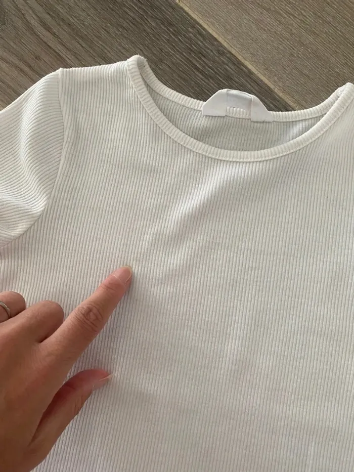 TEE shirt fille primark blanc cassé côtelé T 6/7 ans - photo numéro 3