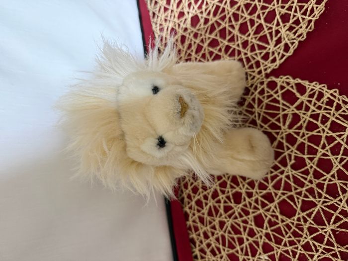 Peluche lion NATURE PLANET beige assis