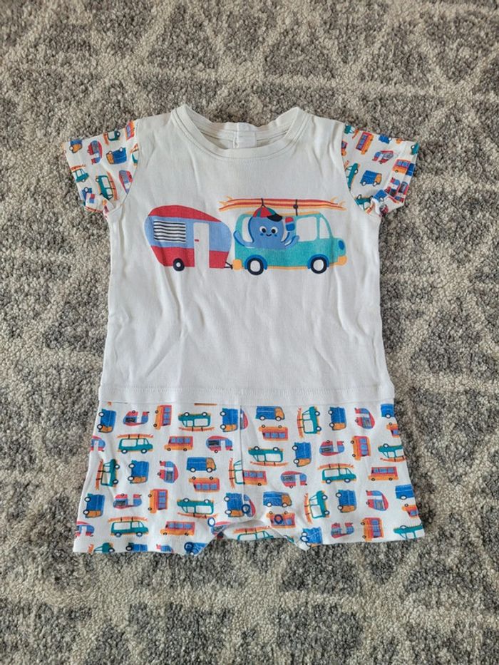 Barboteuse et t-shirts 18 mois - photo numéro 2