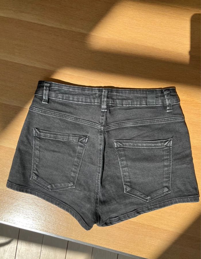 Short noir basique Pull & Bear - summer denim - photo numéro 5