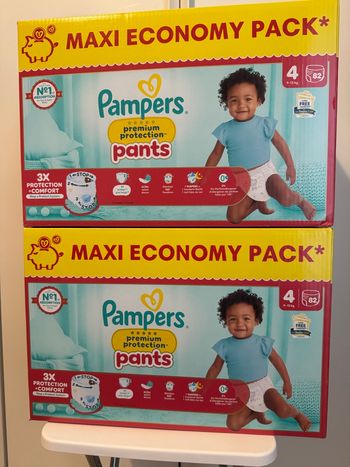 164 couches Pampers premuim pants taille 4