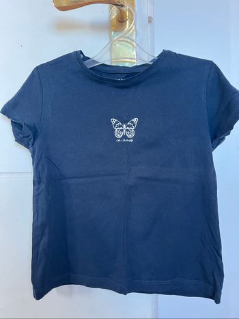 Tee-shirt Kiabi bleu marine papillon