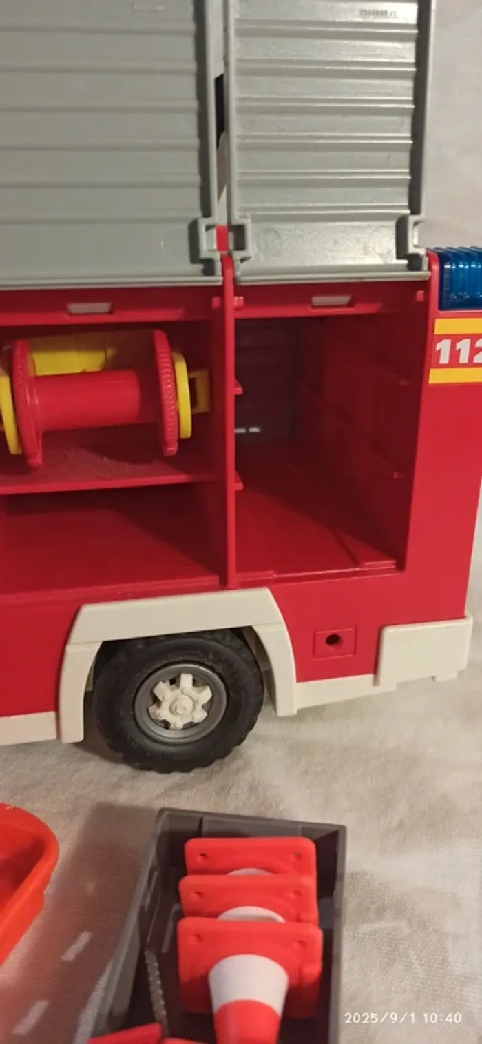 Camion de pompiers lumineux playmobil - photo numéro 7